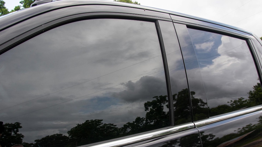 Windows tint paper with installation per squre feet